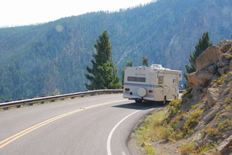 Use these downhill driving tips when sightseeing in hilly areas. 