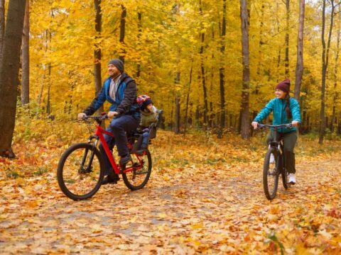 fall-foliage-family-vacation Your fall foliage vacation might even involve a family bicycling trip among the colorful autumn leaves!