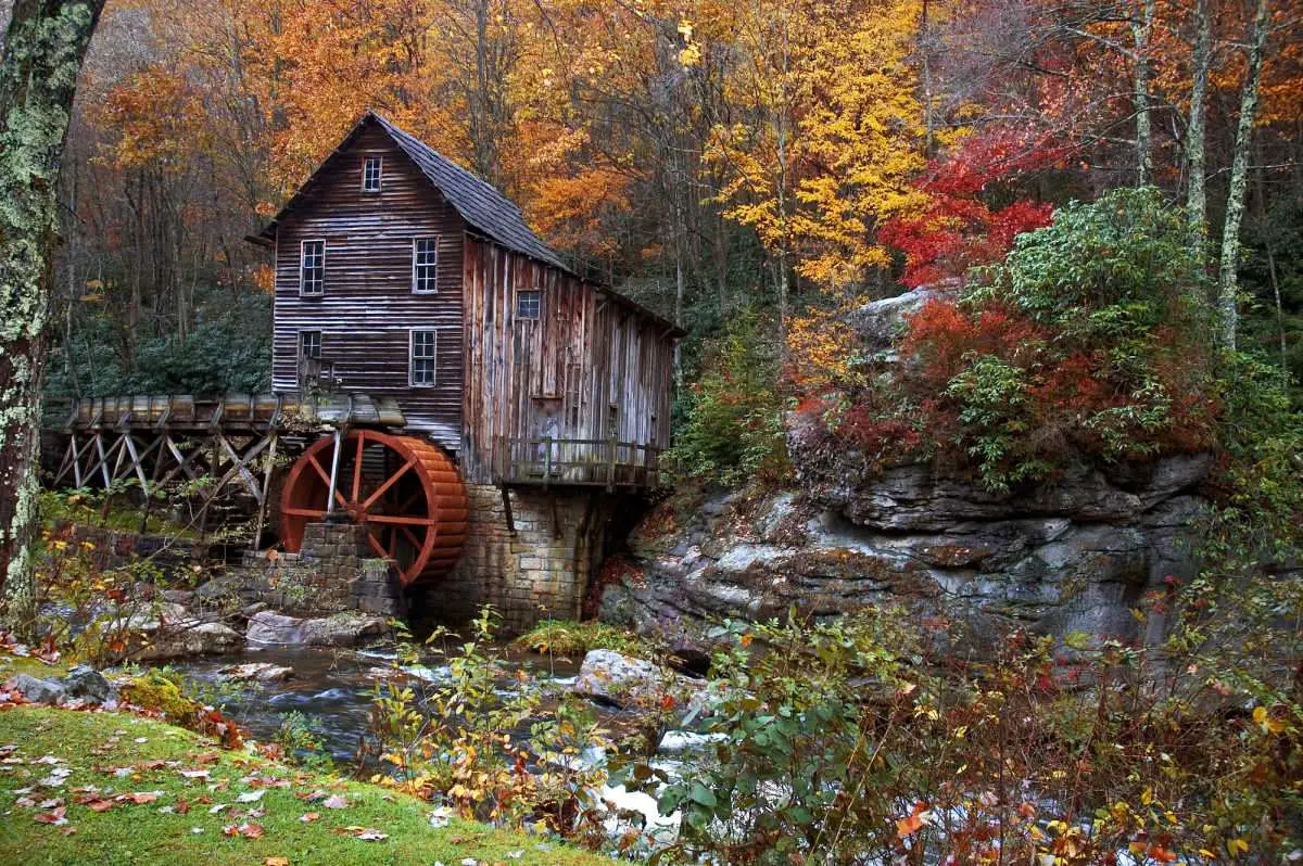 The best time to visit Glade Creek Grist Mill in West Virginia is September or October for the most gorgeous fall foliage colors!