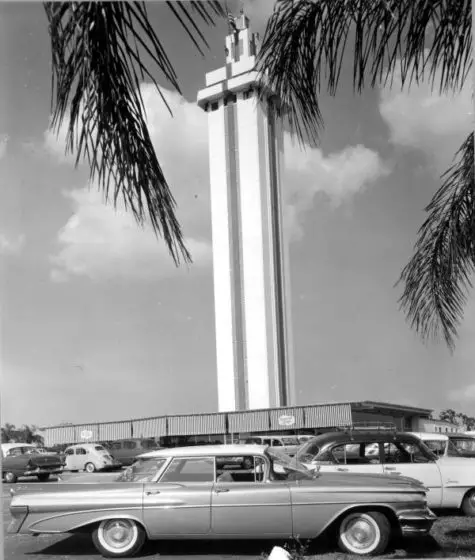 The Florida Citrus Tower in 1960