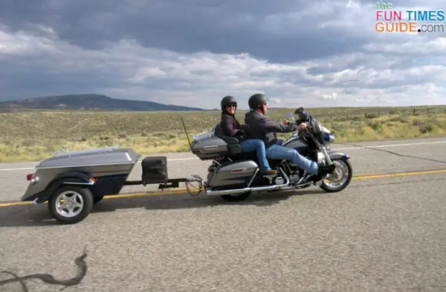 This photo gives a good view of our friends' CVO Ultra Limited, pull-behind-trailer, and cooler.